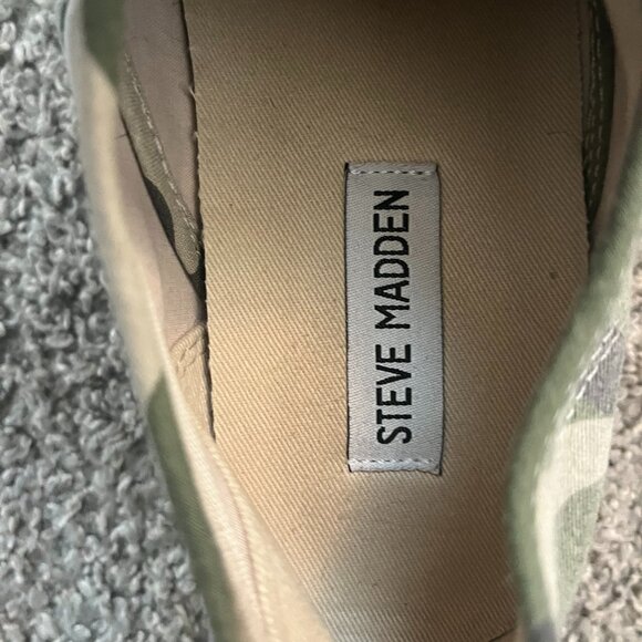 Steve Madden Camo Platform Sneakers - Picture 4 of 6